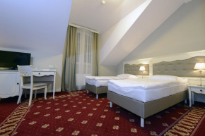 luksusowy hotel Warszawa pałac pole golfowe SPA wypoczynek w Polsce Sobienie Królewskie