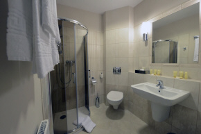 luksusowy hotel Warszawa pałac pole golfowe SPA wypoczynek w Polsce Sobienie Królewskie