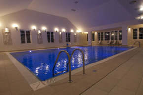 luksusowy hotel Warszawa pałac pole golfowe SPA wypoczynek w Polsce Sobienie Królewskie